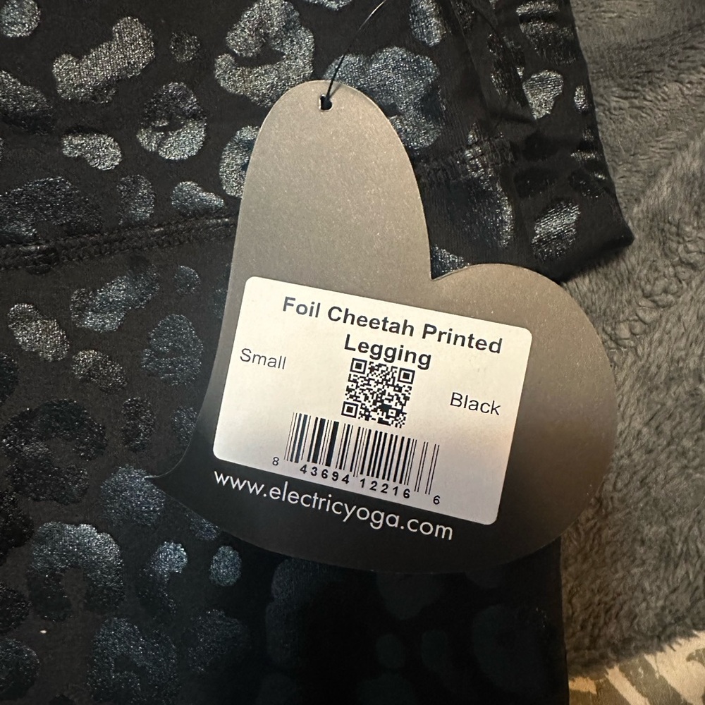 Electric Yoga foil cheetah print set size small NWT - Picture 4 of 5